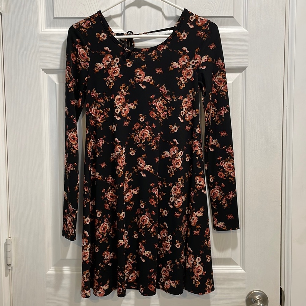 Black and floral dress size small